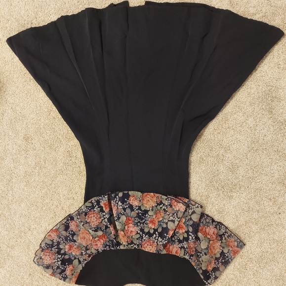 Dress - Picture 2 of 6